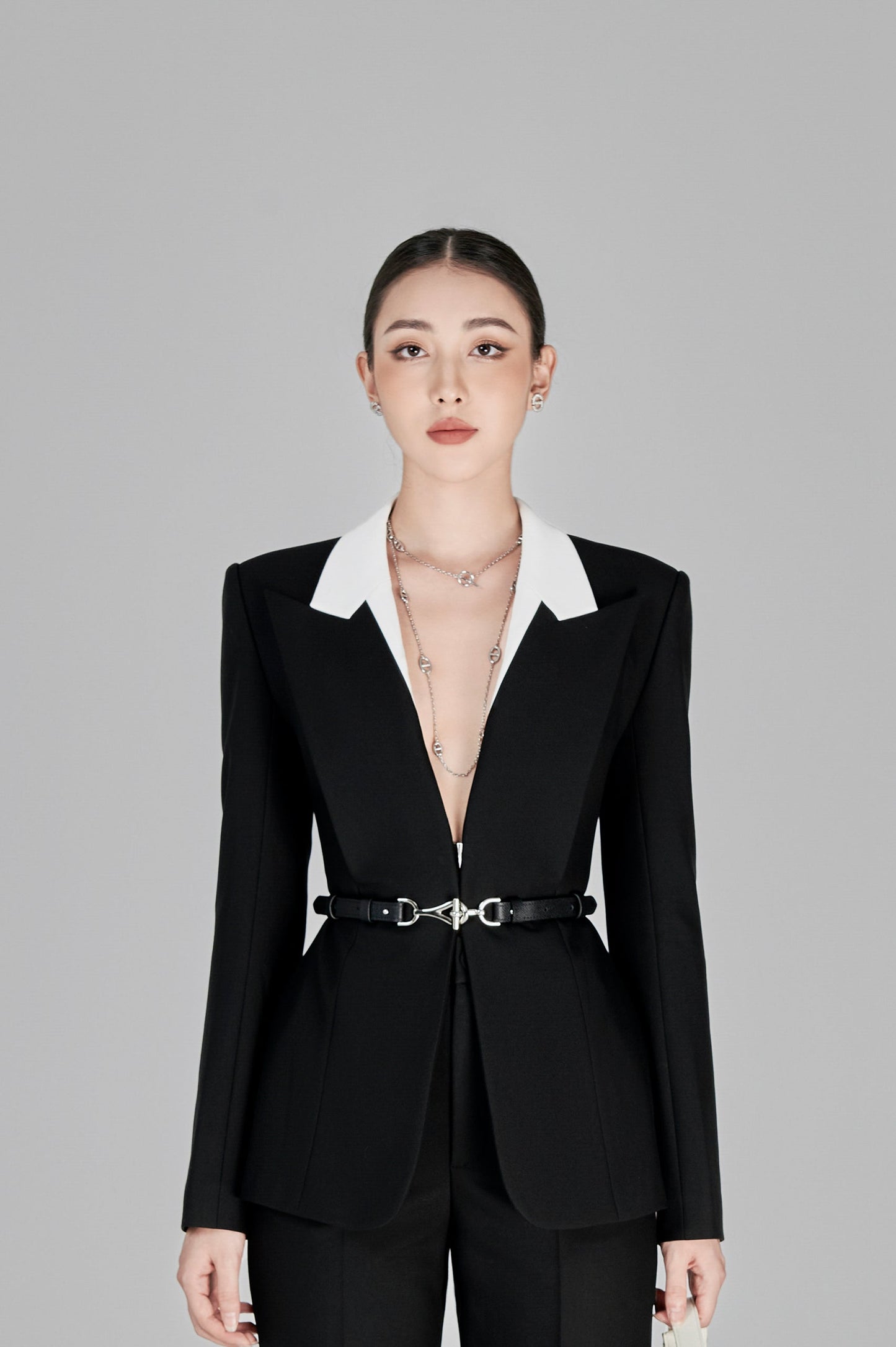 Anda Deep V-neck Set Design