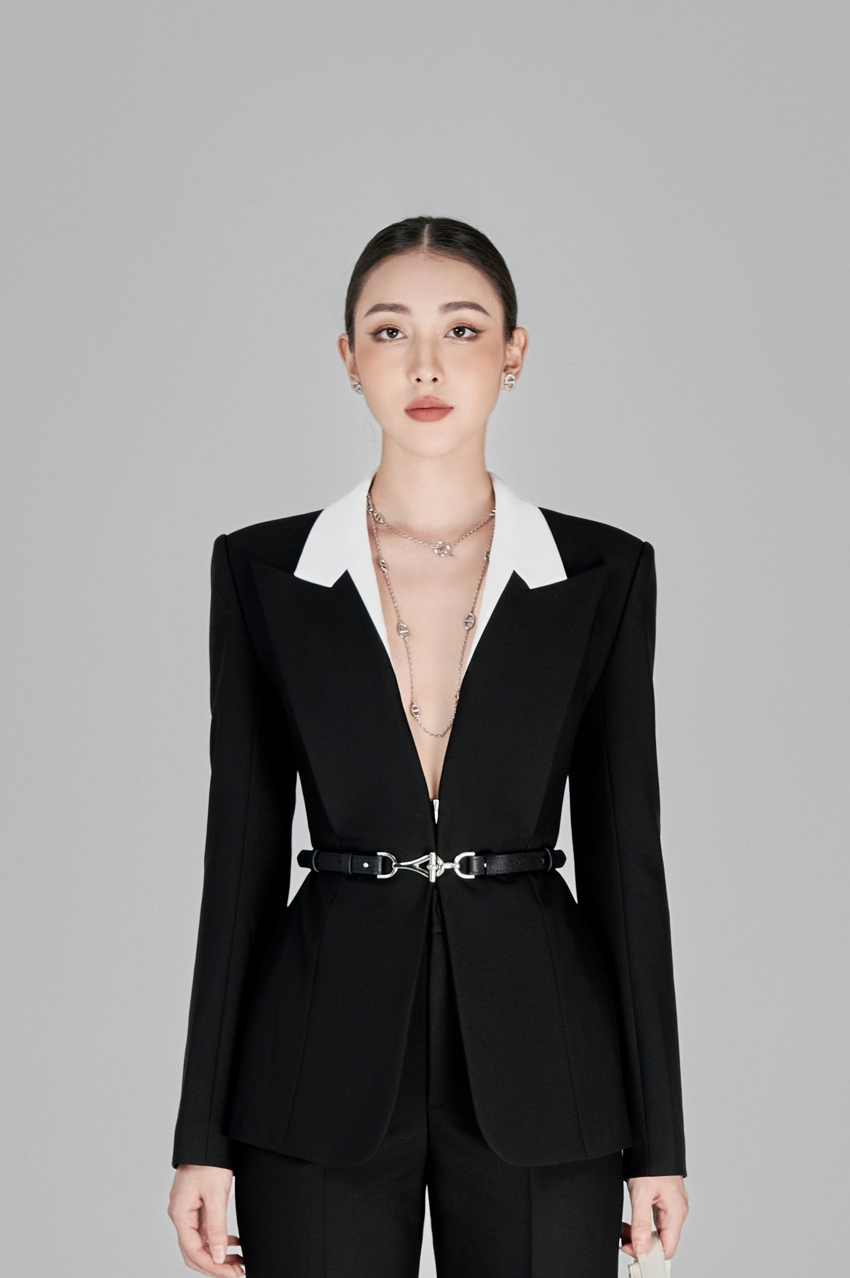 Anda Deep V-neck Set Design