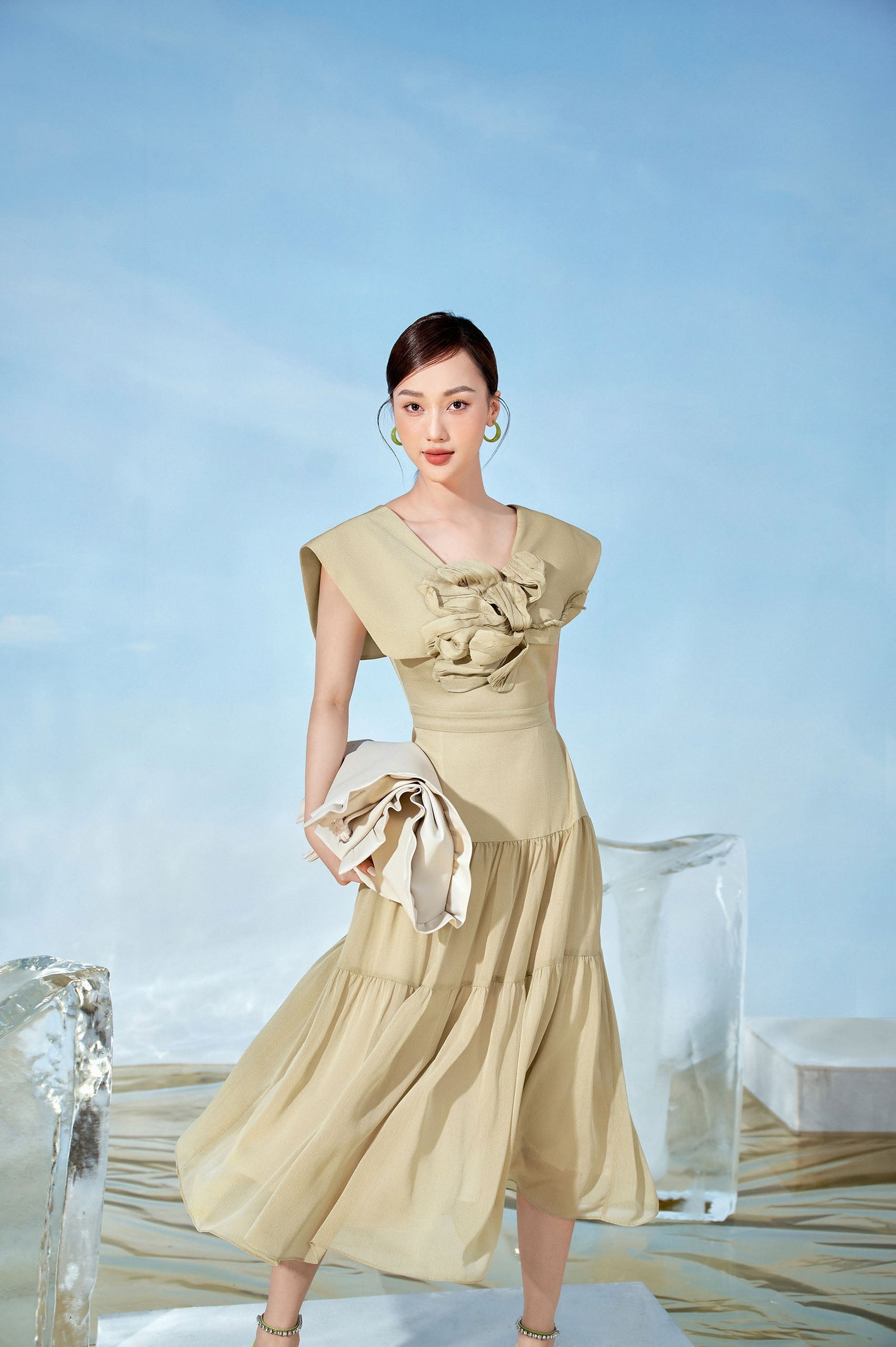 Ginger Sweetheart Neck Dress image 2