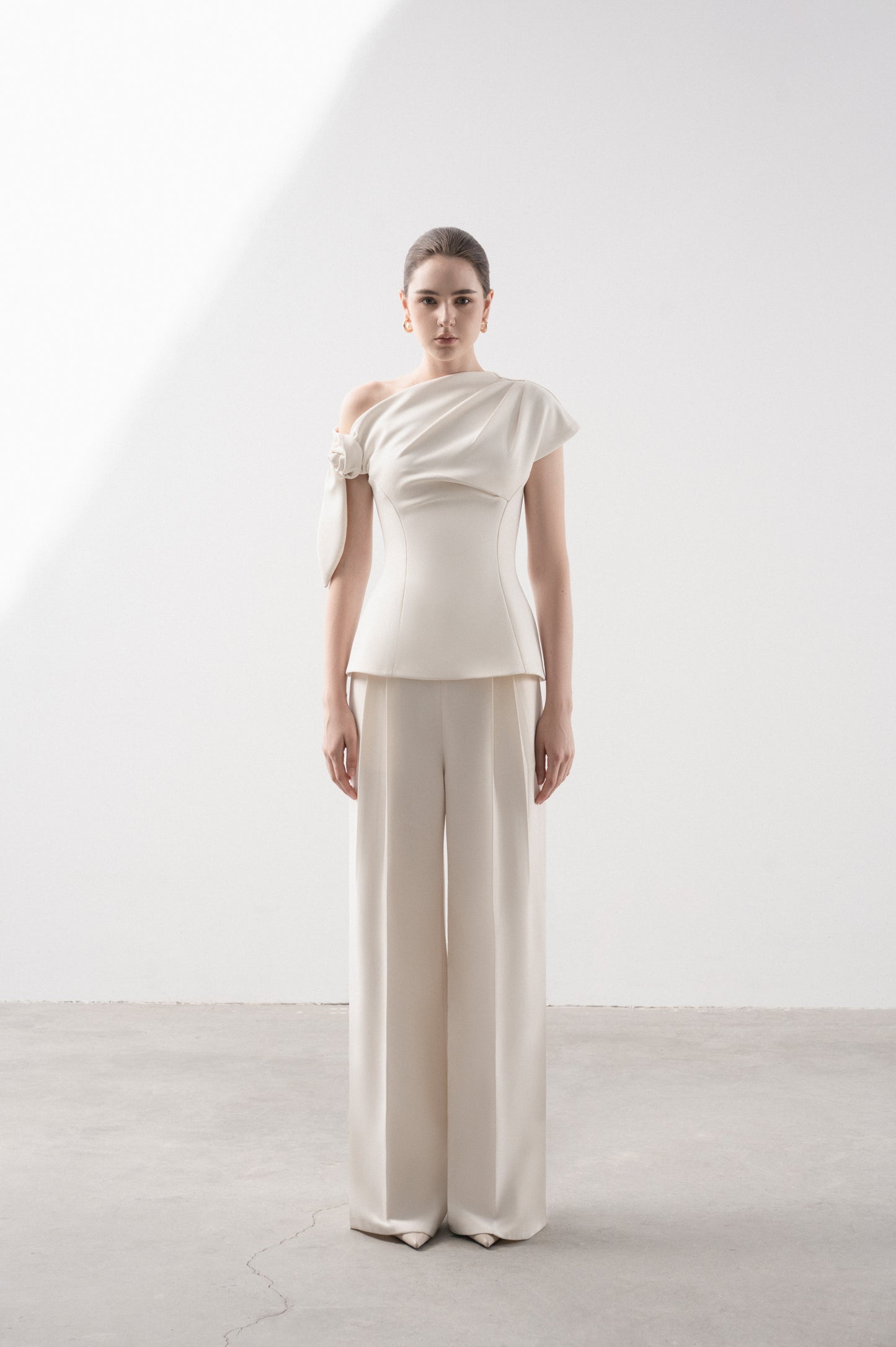 Bambalina Cross-collar Set Design