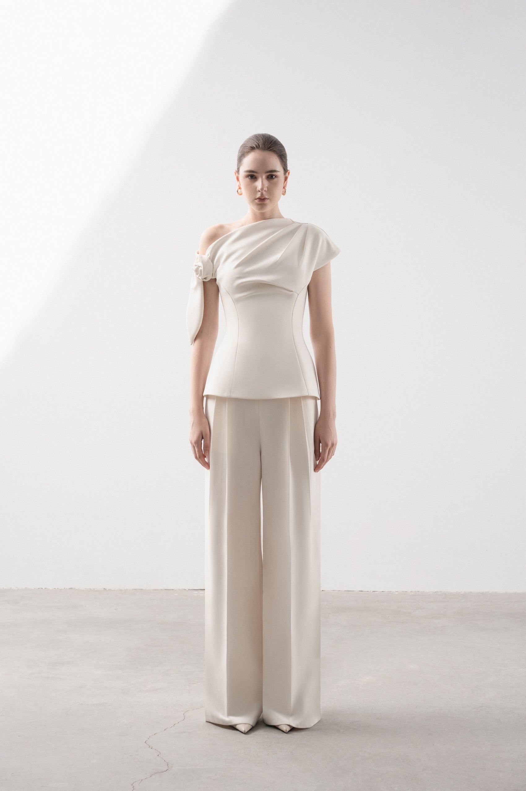 Bambalina Cross-collar Set Design