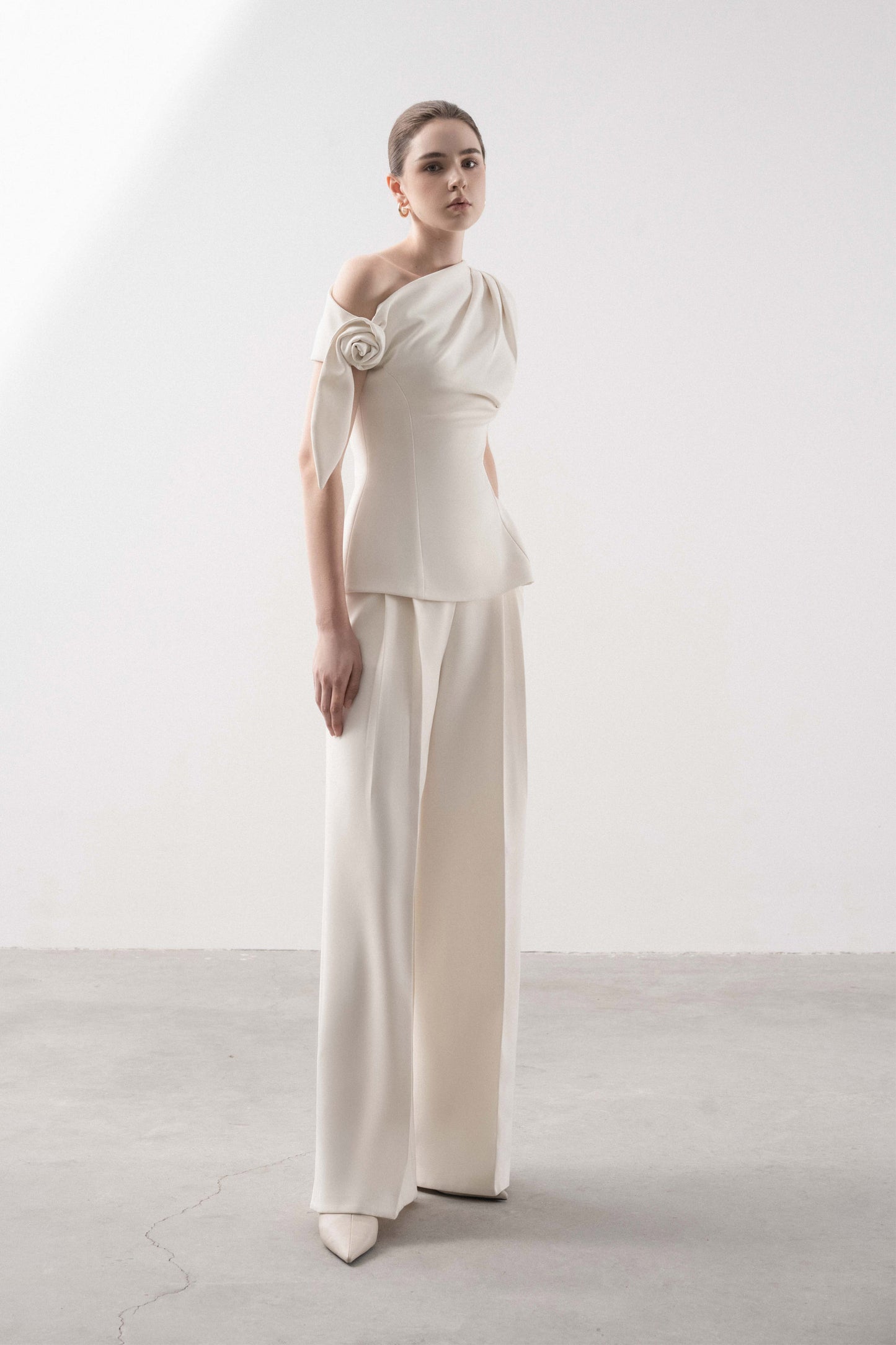 Bambalina Cross-collar Set Design