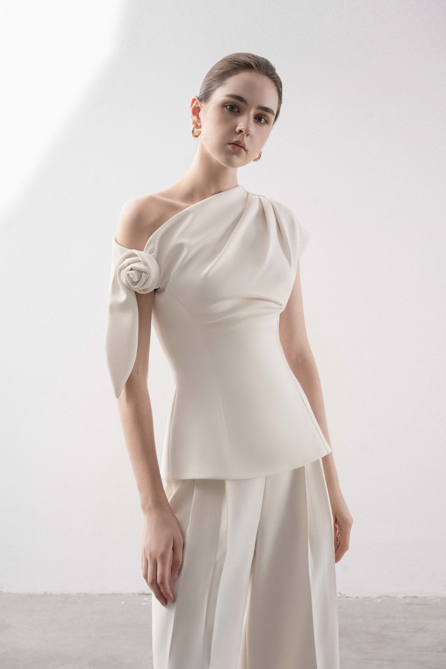 Bambalina Cross-collar Set Design