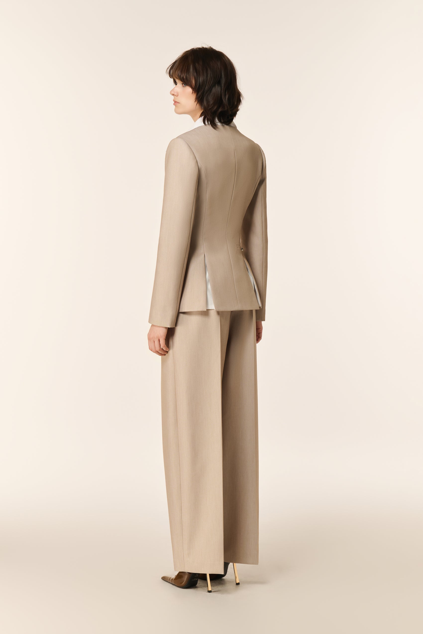 Ease Gilet Vest Set Design