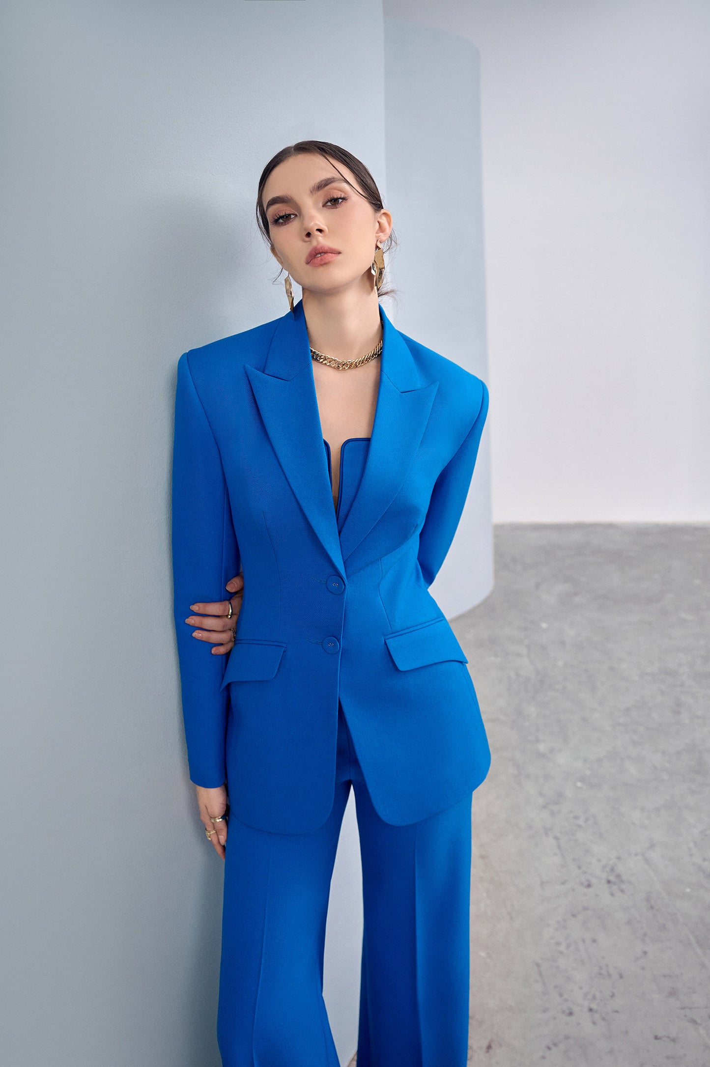 Zayla Sapphire Set Design