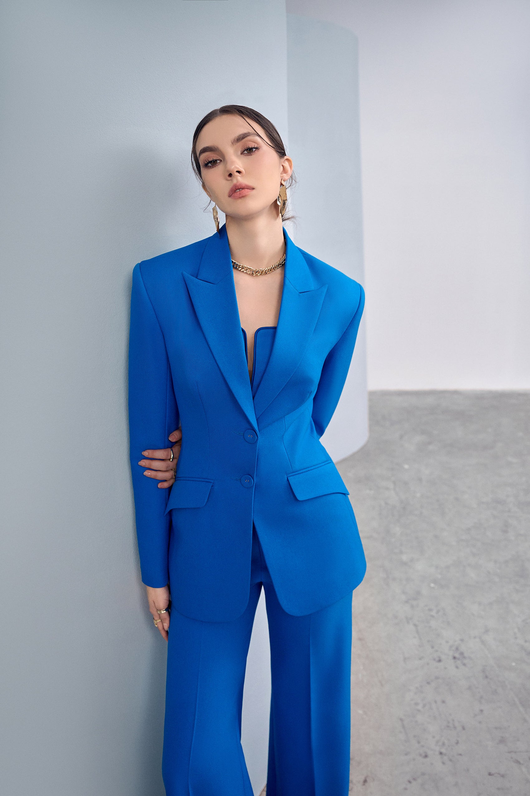 Zayla Sapphire Set Design