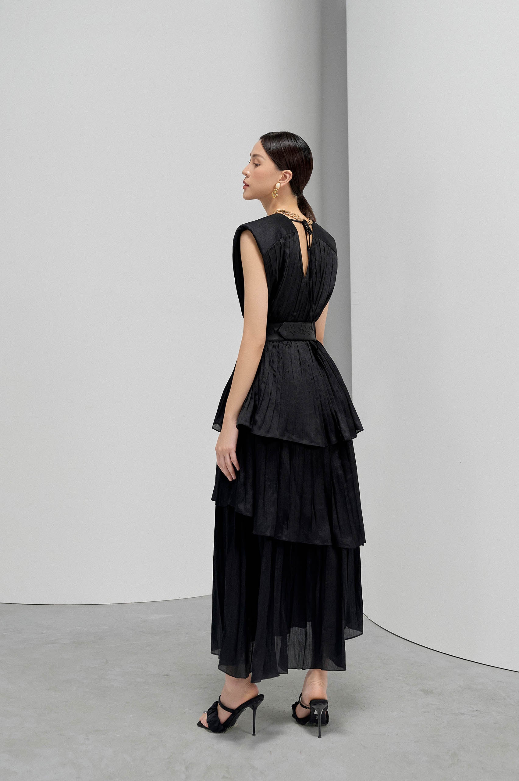 Black Square Shoulder Tunic Dress image 1